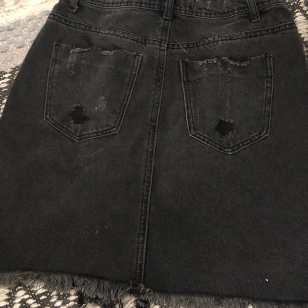 Forever 21 Skirt. Black Distressed Mini Skirt